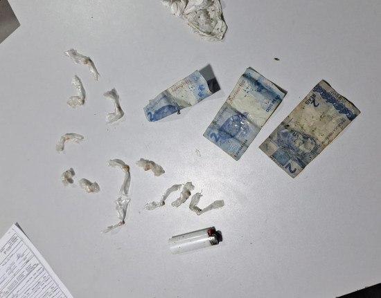 Homem é preso por tráfico de drogas após tentar invadir casa em Altos