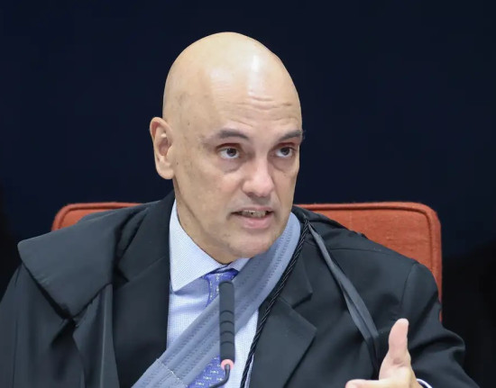 Morais decide não prender Bolsonaro por descumprimento de cautelar