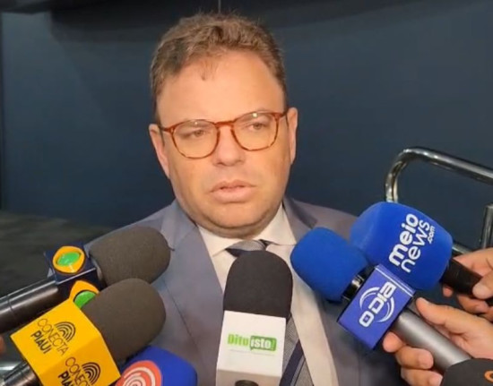 Aluísio Sampaio é vaiado após manifestar solidariedade a Bolsonaro na Câmara