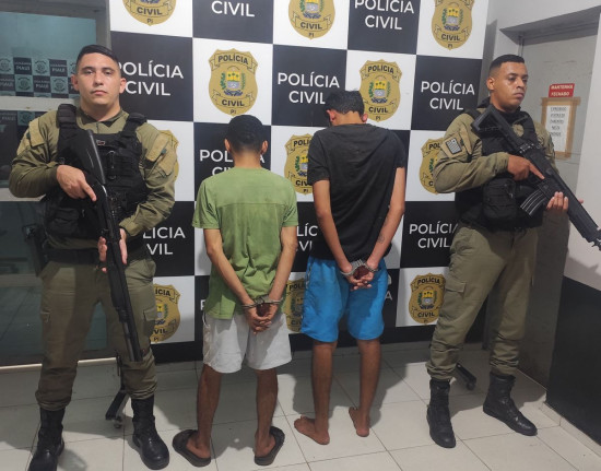 Homem é detido após tentativa de fuga com carro durante operação