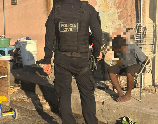 Casal é preso por tráfico de drogas em operação no Bairro de Fátima, em Teresina