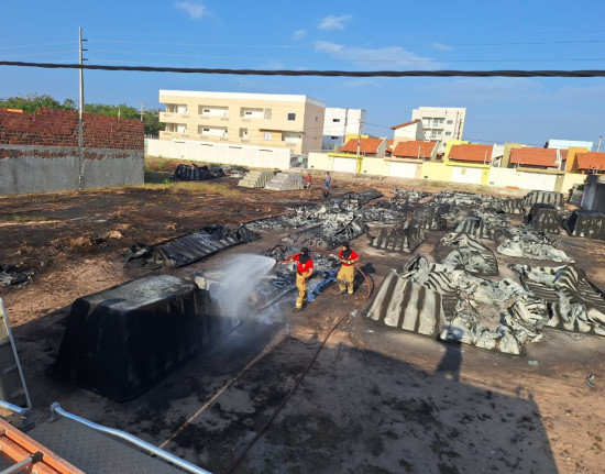 Bombeiros controlam incêndios simultâneos em três cidades do Piauí