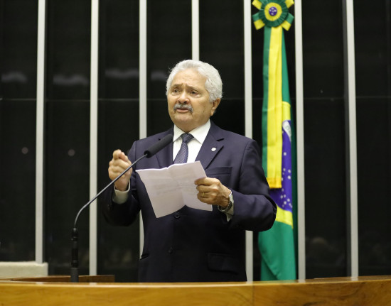 Elmano Férrer cobra avanço de projeto contra o crime organizado