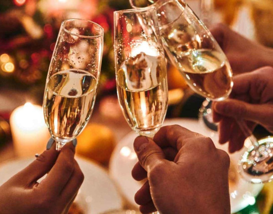 Brinde à Tradição e ao Sabor: O Vinho Perfeito para Suas Festas de Fim de Ano