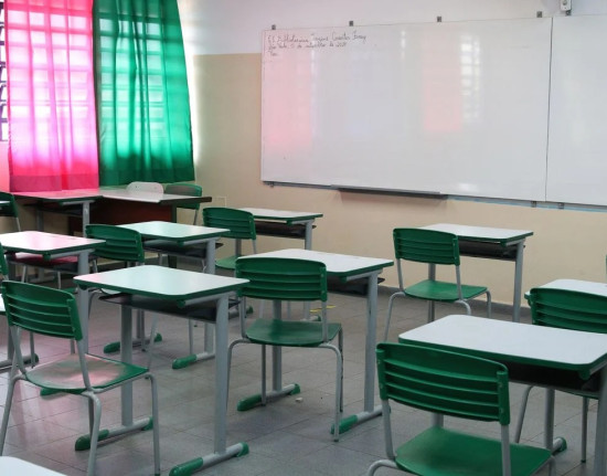 Estudante é ferido no rosto por colega com faca dentro de escola em Timon