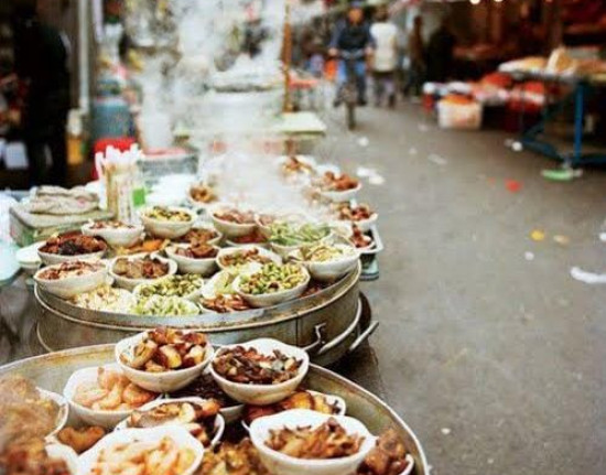 A Importância da Comida de Rua na Cultura, Economia e Vida Urbana das Cidades