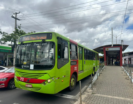 Projeto propõe piso de R$ 4 mil para motoristas de ônibus