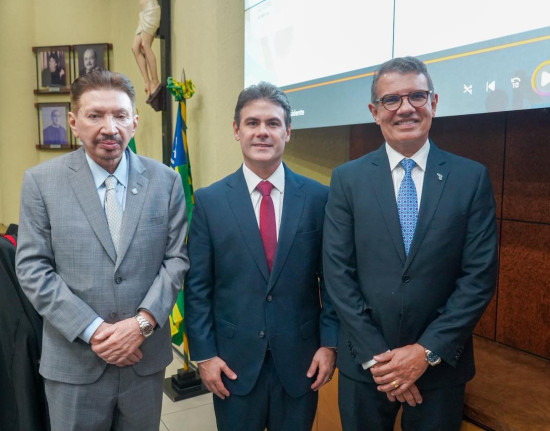 Severo Eulálio prestigia posse de novos dirigentes do TRE-PI para o biênio 2026-2028