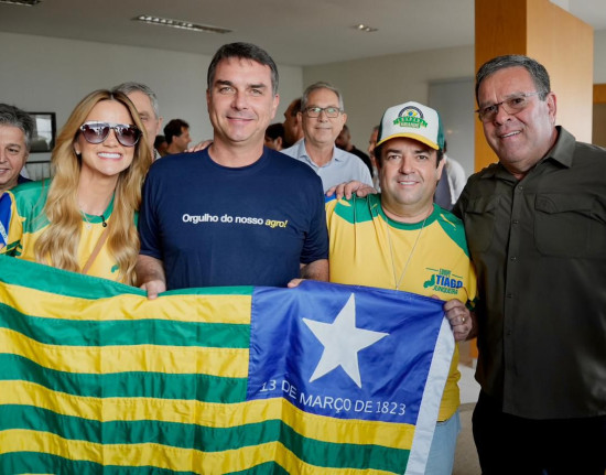 Tiago Junqueira cumpre agenda com a presença de Flávio Bolsonaro e Tarcísio de Freitas na Agrishow