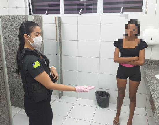 Adolescente é apreendida em operação da Policia Civil no centro de Teresina