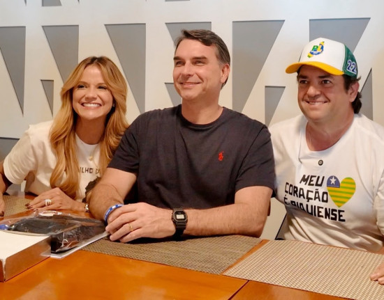 Jhamya e Tiago Junqueira cumprem agenda em Fortaleza ao lado do senador Flávio Bolsonaro