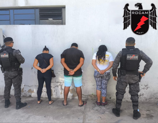 Três pessoas foram presas e pistola calibre .40 apreendida durante abordagem em posto de Teresina