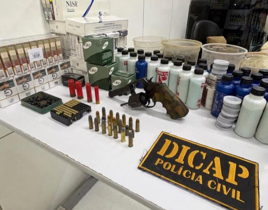 Operação apreende munições, arma e cigarros contrabandeados em comércio na zona rural de Timon (MA).