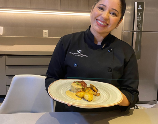 França em cada garfada: o charme do Filé Mignon ao Molho de Mostarda