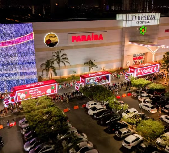 Caravana de Natal leva encanto e luz às ruas de Teresina