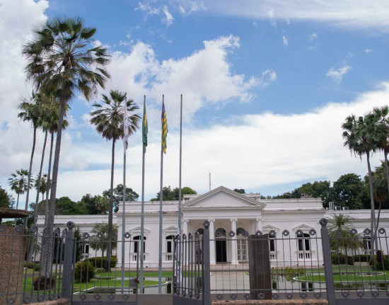 Alepi reajusta salários de servidores ativos, inativos e pensionistas em 7%