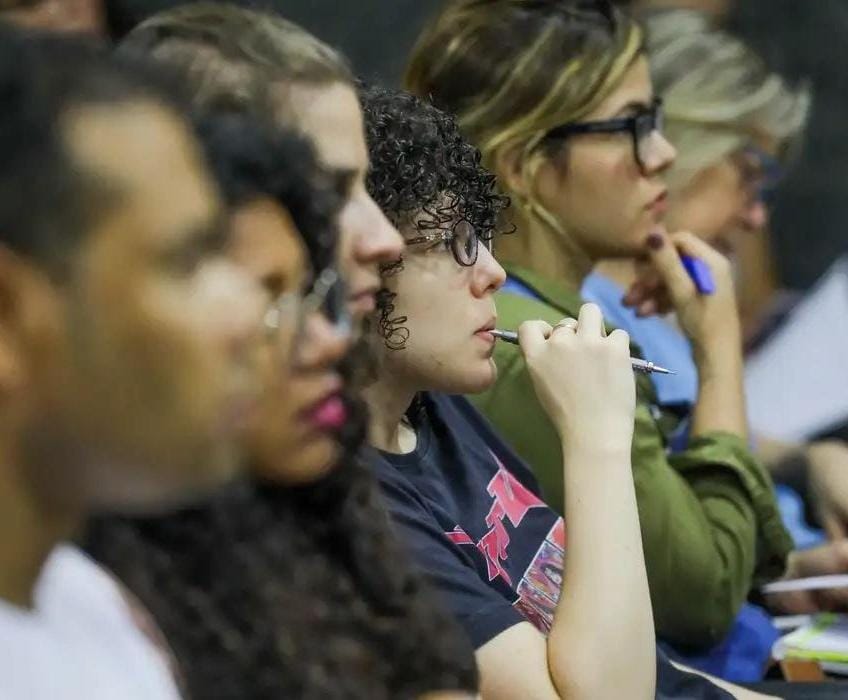 Cerca de 2 milhões de candidatos fazem as provas do CNU neste domingo