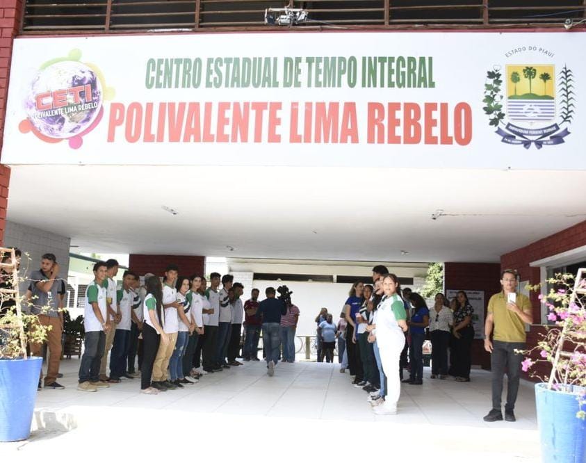 Escola de Parnaíba está entre as sete do Piauí com maior nota no Ideb e recebe premiação em dinheiro