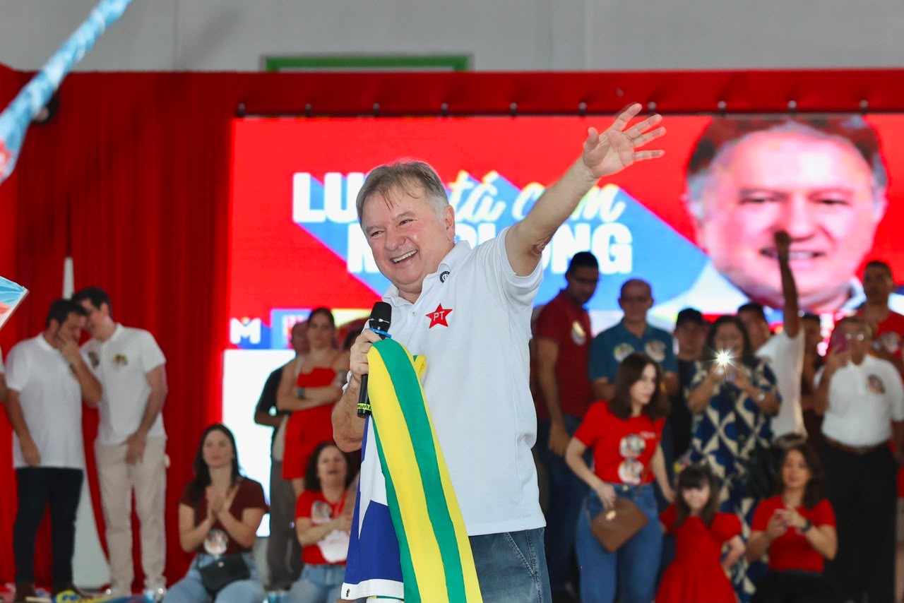 Merlong reúne cerca de 10 mil apoiadores em lançamento de candidatura em Teresina