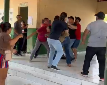 Eleitores registram briga na fila de votação em colégio no Piauí