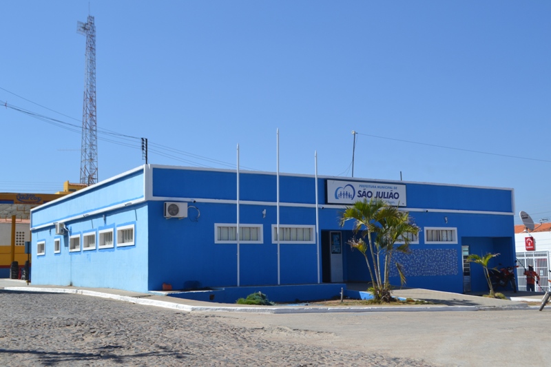 TCE-PI multa prefeito de São Julião e exige concurso público até 2025