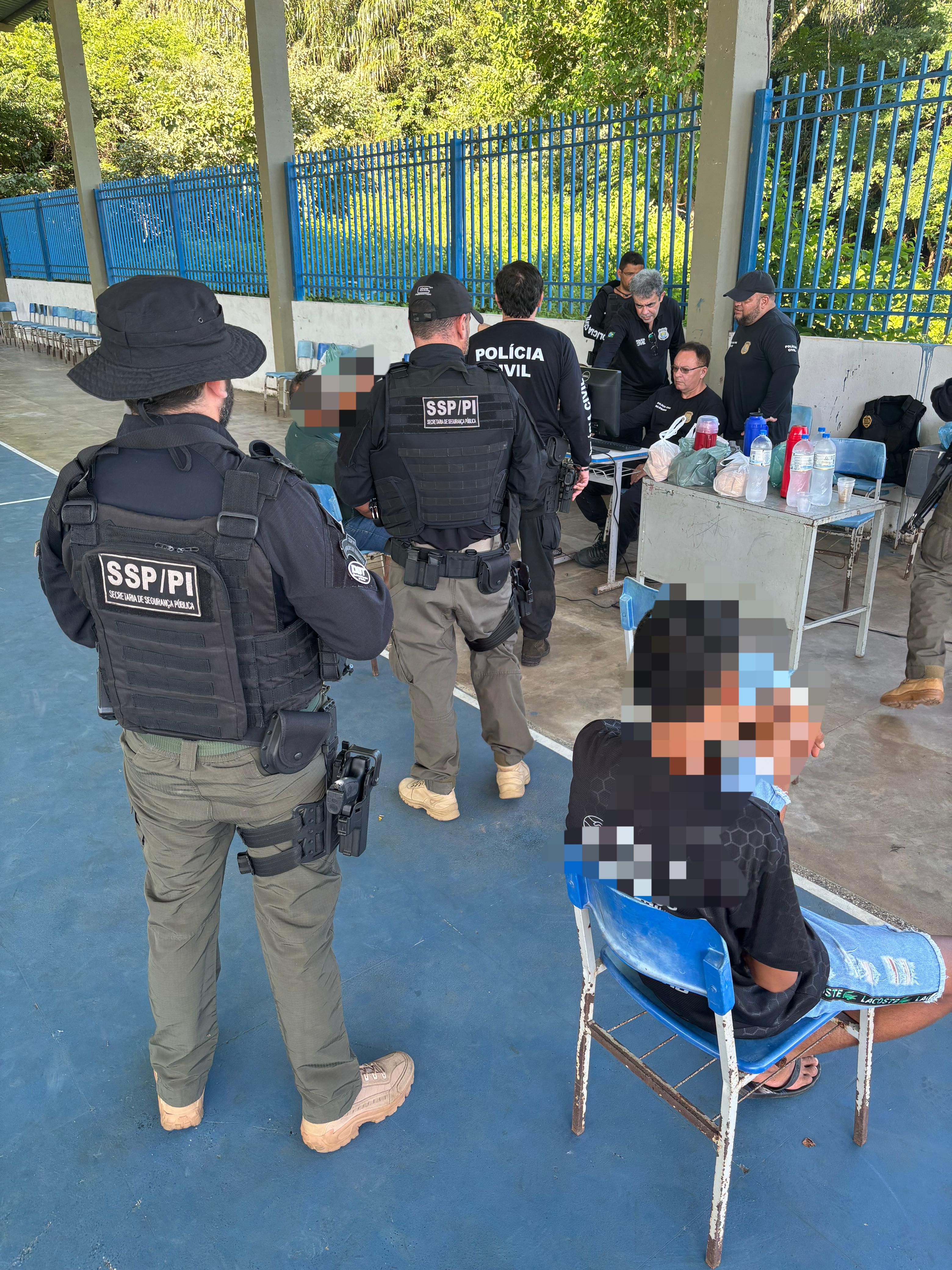 Operação apreende animais e armas em Miguel Alves