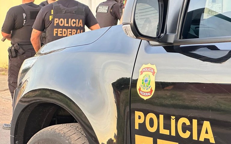 PF cumpre mandados contra estudante da UFPI suspeito de ameaças de morte