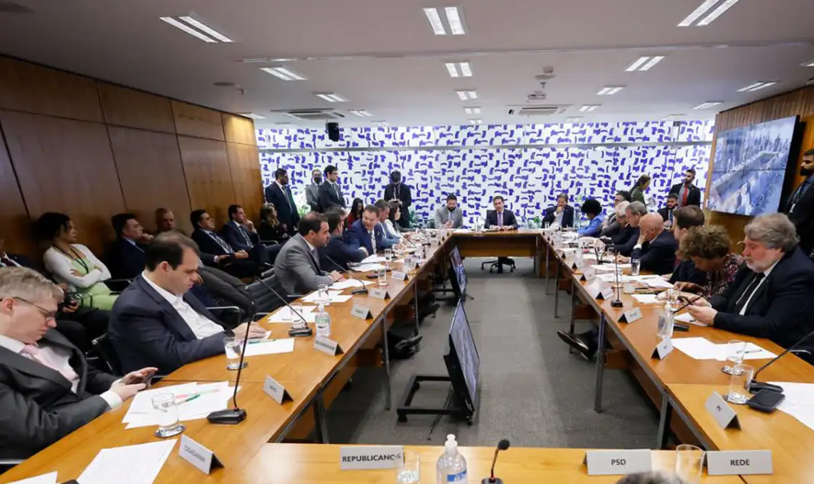 Câmara apresenta texto sobre adultização infantil em 30 dias
