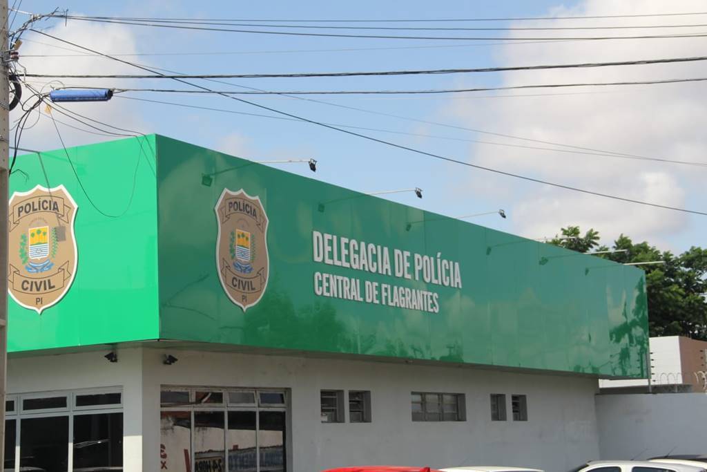 Homem é conduzido à Central de Flagrantes após trote sobre homicídio em Teresina