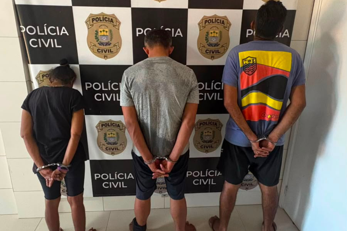 Três pessoas são presas durante operação no Centro da capital.