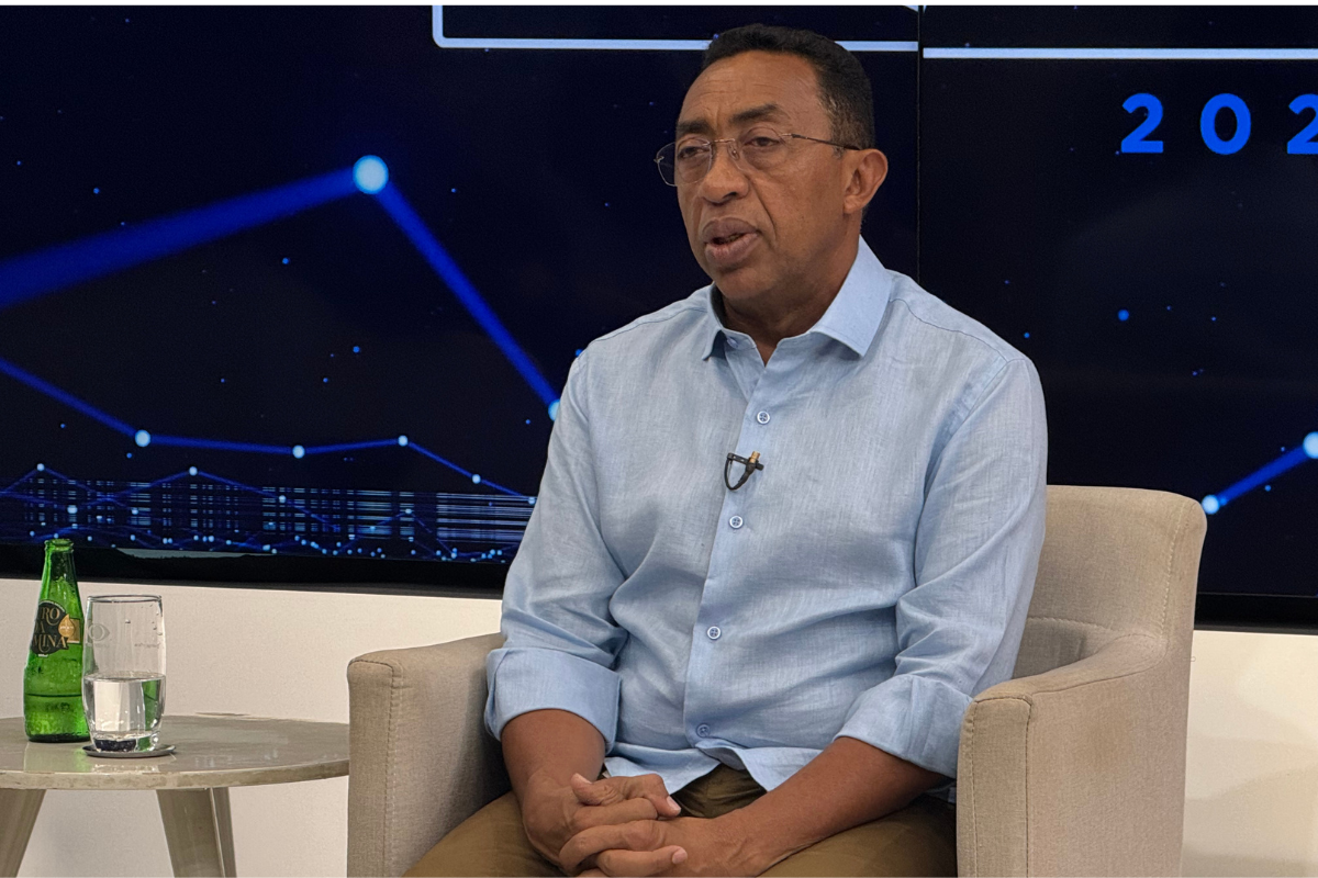 Joel Rodrigues critica privilégios na política e promete auditar empréstimos