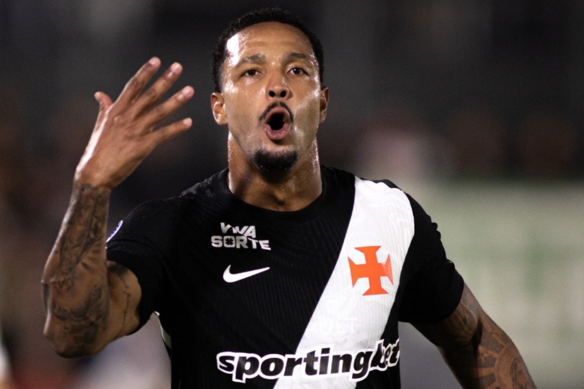 David viaja com o Vasco após ser alvo de operação contra tráfico de drogas