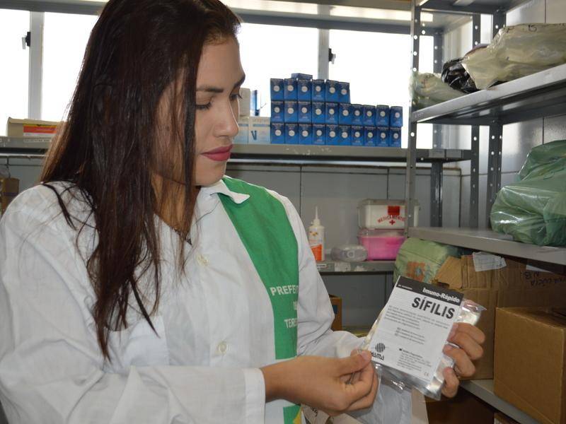 FMS realiza ação de conscientização sobre sífilis no Shopping da Cidade
