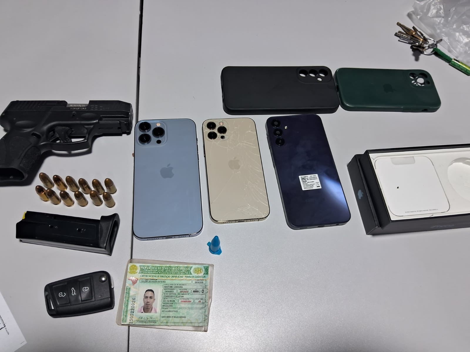 Homem é preso com arma de fogo e celulares perto da Ponte Metálica