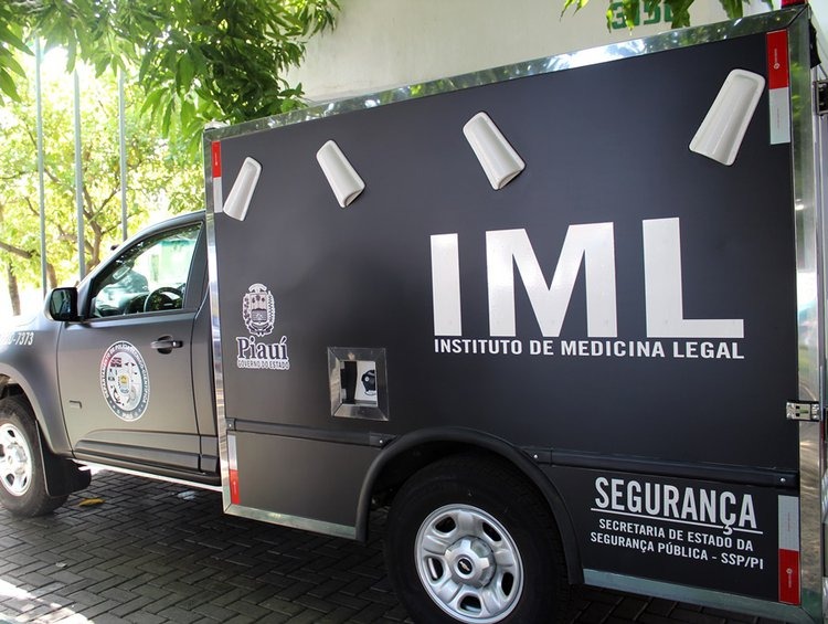 Homem é encontrado morto com ferimento no pescoço dentro de residência em Parnaíba