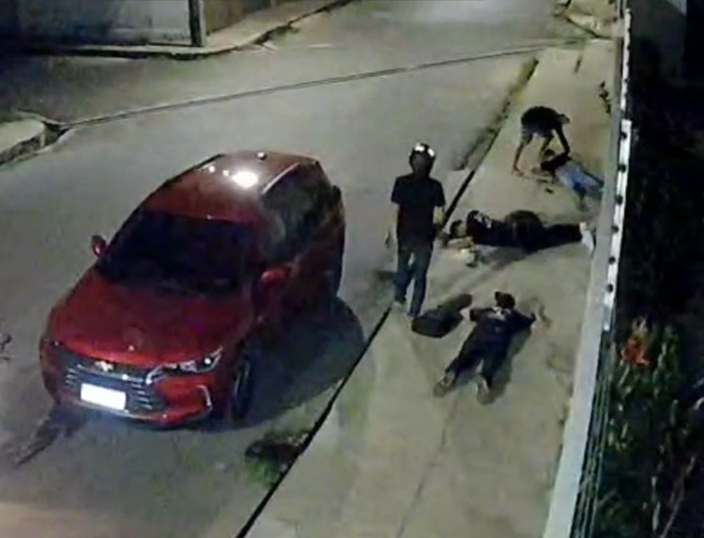 Músicos são assaltados por dupla armada em frente a igreja em Teresina