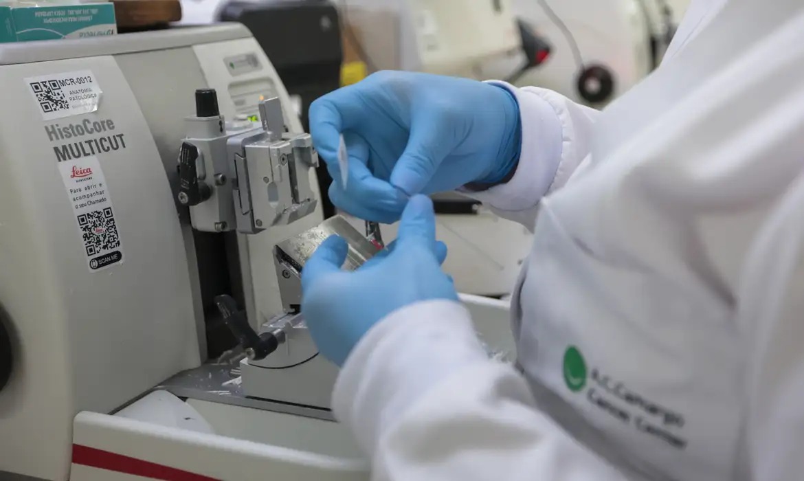 Câncer de próstata tem até 98% de chance de cura com diagnóstico precoce