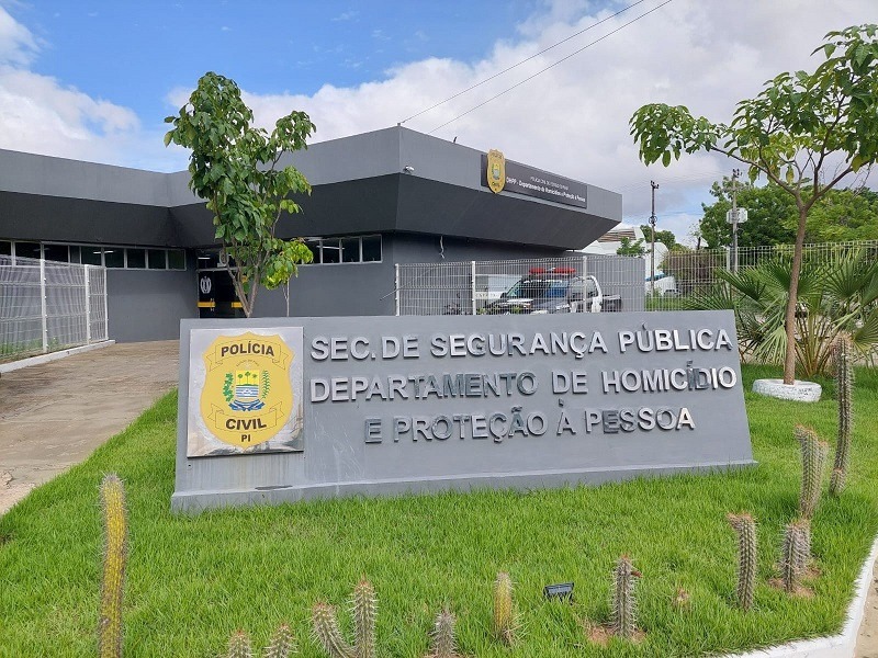 Feto é encontrado em sacola de lixo na zona Leste de Teresina; mulher é autuada