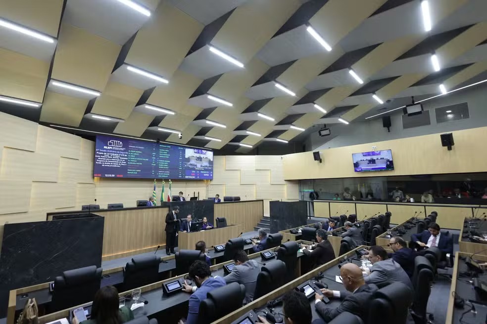 Deputados retornam às secretarias após movimento estratégico na Alepi