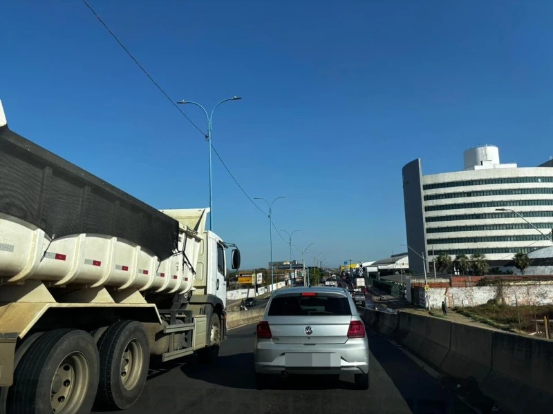 Risco estrutural pode levar à interdição do viaduto da Avenida Miguel Rosa, em Teresina