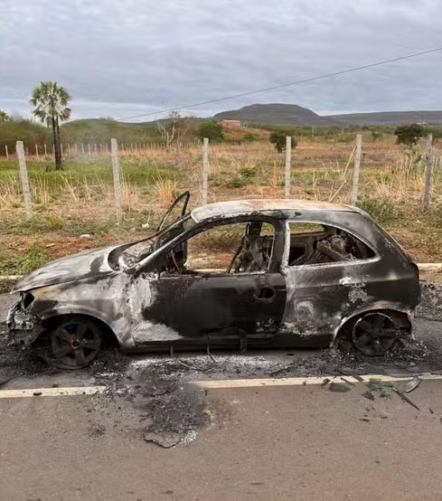 Carro de atleta é destruído por incêndio oito meses após compra no Piauí