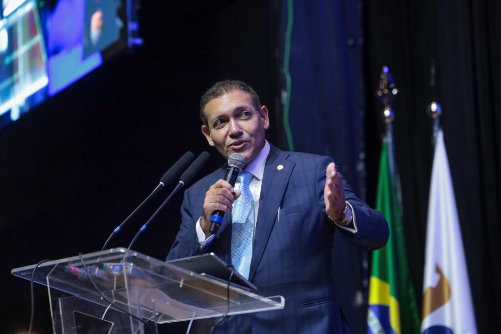 STF homenageia presidente do Conselho Federal de Contabilidade