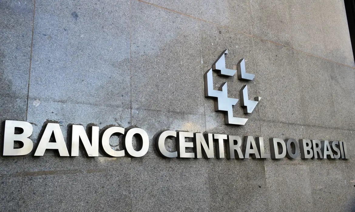 Crescimento econômico, café e energia reforçaram inflação, diz BC
