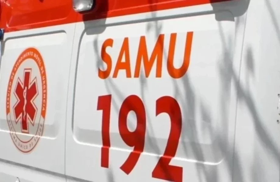 Motociclista fica gravemente ferido após colisão em cruzamento