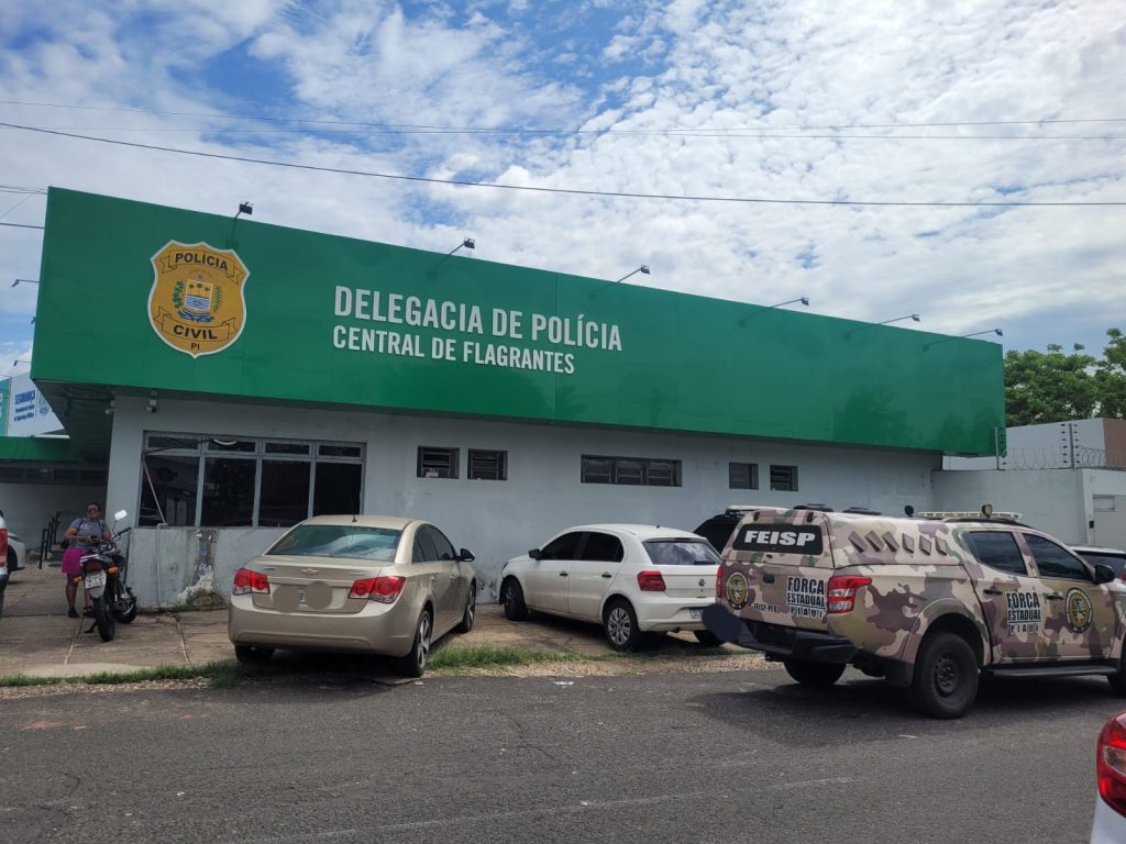 Motorista de aplicativo é feito refém e obrigado a transferir R$ 5 mil no Piauí