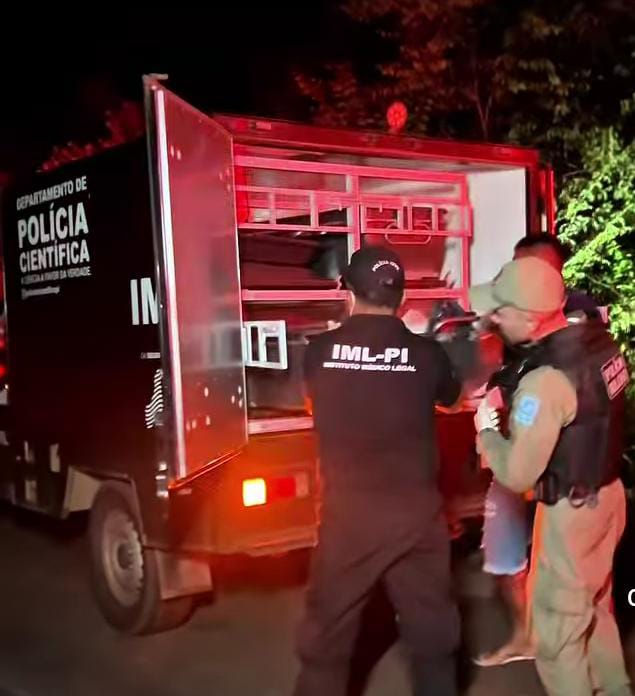 Carro capota e mata três pessoas em rodovia entre Barras e Piripiri