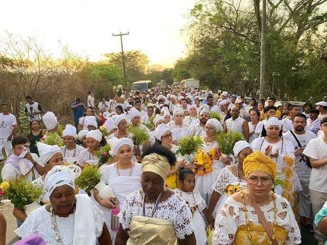 Cultura Negra nos Bairros leva cortejo, feira e atrações culturais ao Dirceu