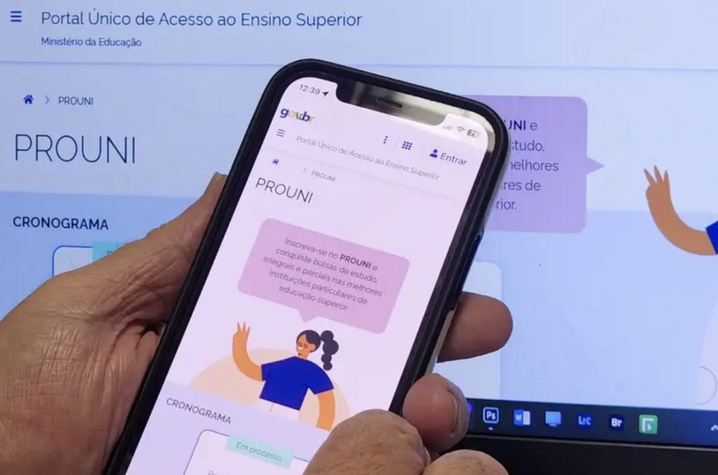 Inscrições para concorrer às bolsas do Prouni começam nesta segunda