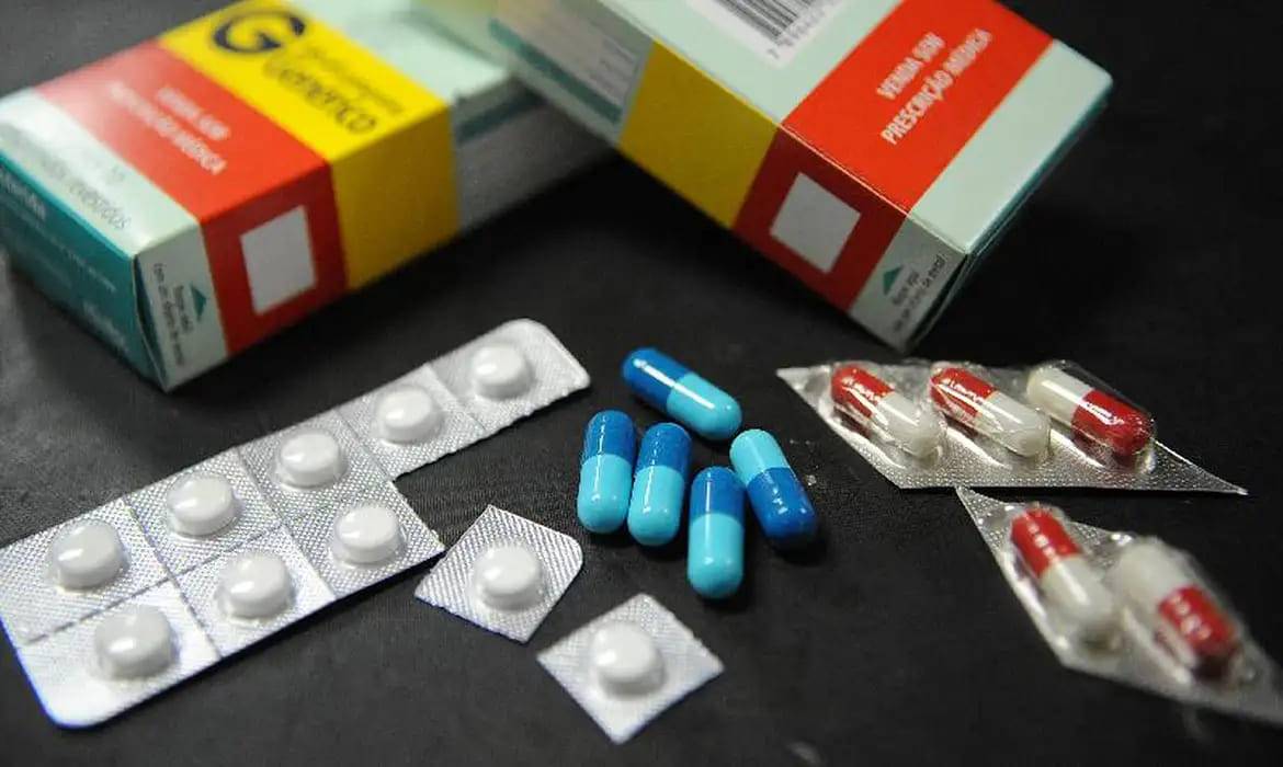 Preço de medicamentos deve subir até 4,5% no Brasil