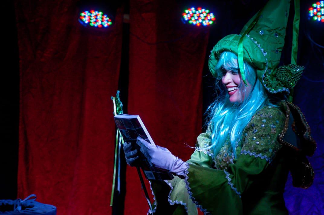 Teatro Torquato Neto recebe o espetáculo infantil “O Diário da Bruxa”